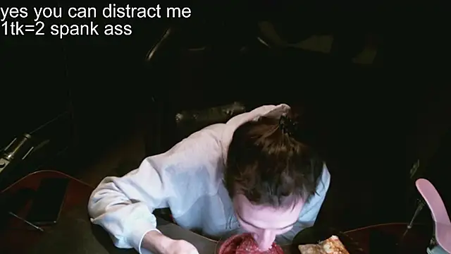 Snapshot of izilizi_23 chatting on 12/06/24, 02:17 izilizi 23 online show from 12/06/24, 02:17