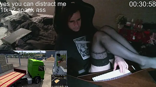 Snapshot of izilizi_23 chatting on 12/10/24, 07:11 izilizi 23 online show from 12/10/24, 07:11