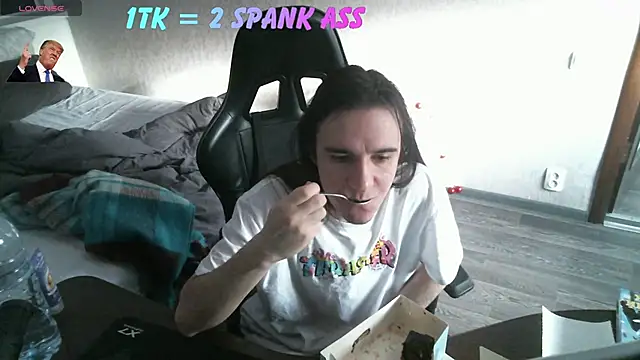 izilizi 23 online show from 02/26/26, 06:45