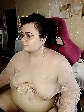 Snapshot of DenisHailey chatting on 02/01/25, 10:05 DenisHailey online show from 02/01/25, 10:05