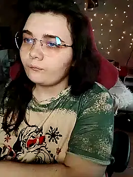 Snapshot of DenisHailey chatting on 02/03/25, 07:18 DenisHailey online show from 02/03/25, 07:18