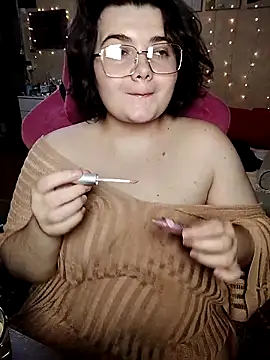 Snapshot of DenisHailey chatting on 09/26/25, 04:00 DenisHailey online show from 09/26/25, 04:00