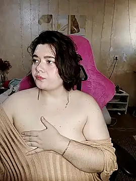 Snapshot of DenisHailey chatting on 10/20/25, 09:32 DenisHailey online show from 10/20/25, 09:32