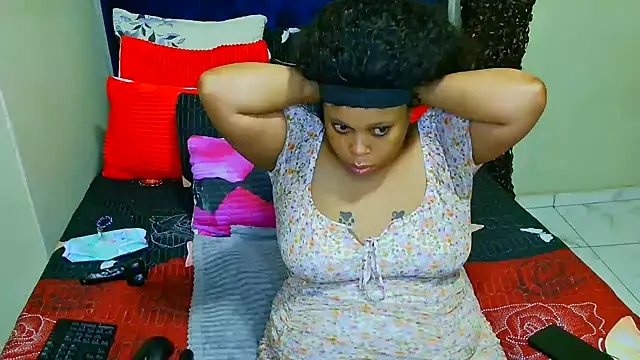 THESHORTQUEEN online show from 12/17/25, 02:28