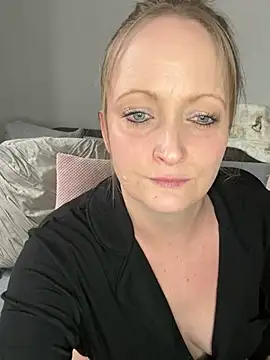 HoneyBluex online show from 03/14/25, 11:23