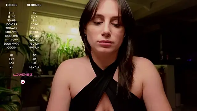 Snapshot of moon_deity_ chatting on 12/13/24, 01:44 moon deity online show from 12/13/24, 01:44