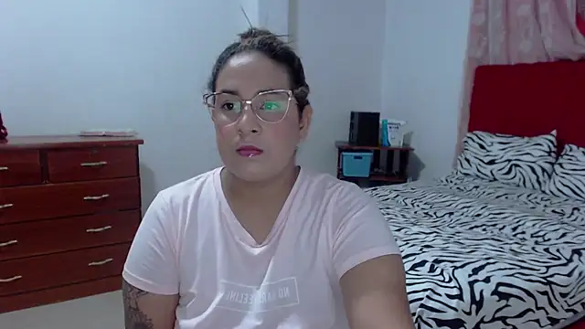 Snapshot of KathyHardcore69 chatting on 12/16/24, 04:23 KathyHardcore69 online show from 12/16/24, 04:23