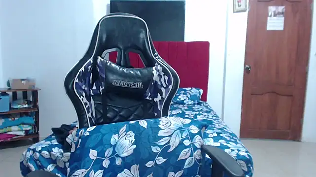 Snapshot of KathyHardcore69 chatting on 03/08/25, 05:59 KathyHardcore69 online show from 03/08/25, 05:59