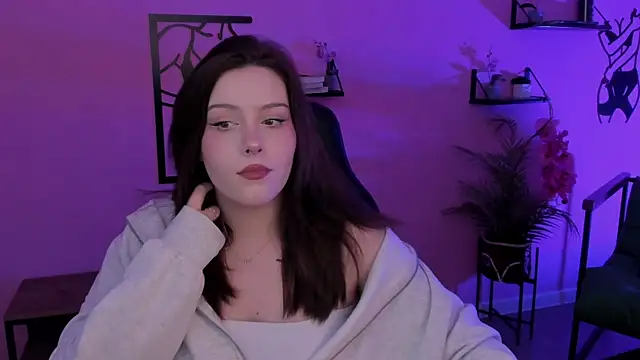 CoralineKeyns online show from 12/17/24, 08:34