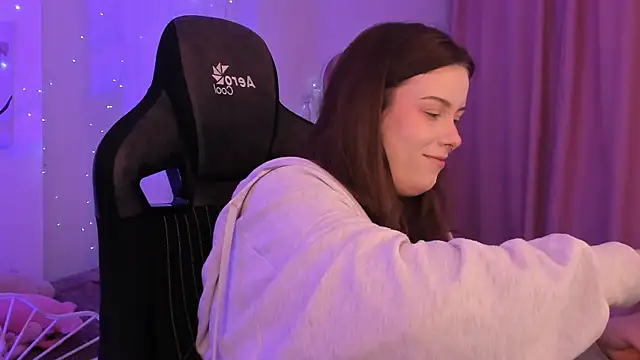 CoralineKeyns online show from 02/04/25, 05:10