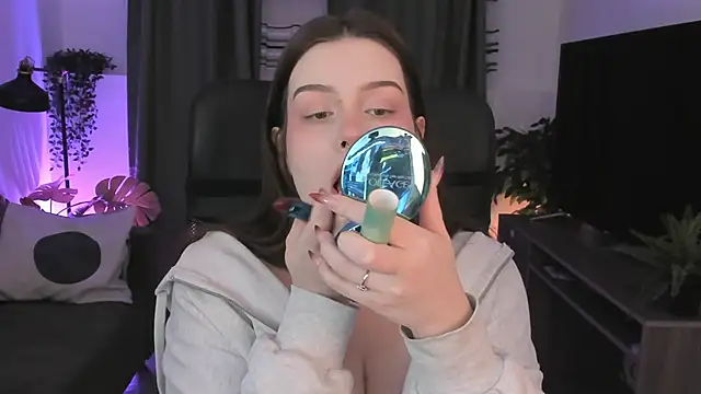 CoralineKeyns online show from 03/04/25, 05:11