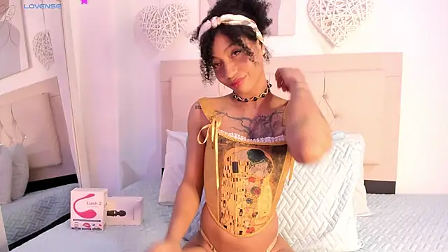 daiana curly online show from 02/05/25, 06:26