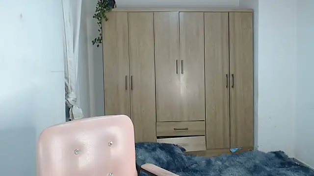 fairylatin222 online show from 02/14/25, 10:28