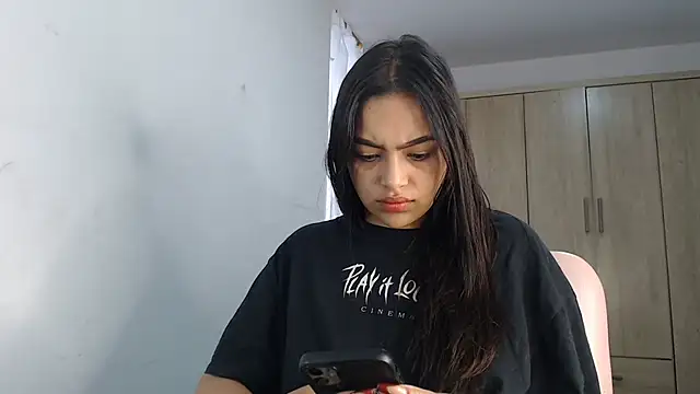 fairylatin222 online show from 02/15/25, 12:01