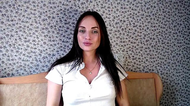 Snapshot of Tinadream20 chatting on 03/05/25, 08:32 Tinadream20 online show from 03/05/25, 08:32