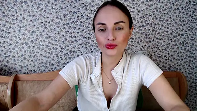 Snapshot of Tinadream20 chatting on 09/25/25, 09:13 Tinadream20 online show from 09/25/25, 09:13