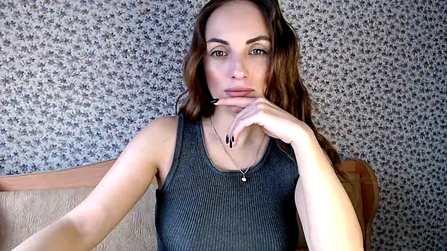 Snapshot of Tinadream20 chatting on 11/05/25, 08:03 Tinadream20 online show from 11/05/25, 08:03