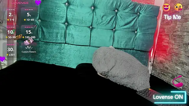 Cloee66 online show from 11/05/25, 01:11