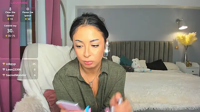 Awesome Jolie online show from 10/03/25, 10:23