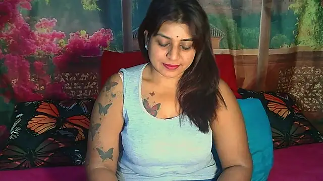RoyalIndianCreamPuff online show from 06/13/26, 07:01