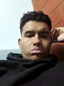 Snapshot of xrobXstax chatting on 03/18/25, 02:25 xrobXstax online show from 03/18/25, 02:25