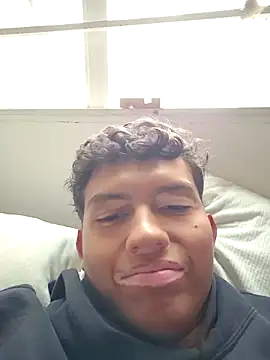 Snapshot of xrobXstax chatting on 11/15/25, 10:15 xrobXstax online show from 11/15/25, 10:15