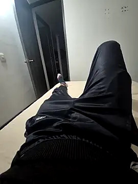 Snapshot of xrobXstax chatting on 02/16/26, 11:23 xrobXstax online show from 02/16/26, 11:23