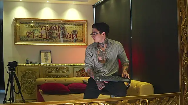 dantecoppolaa  online show from 02/07/26, 09:40