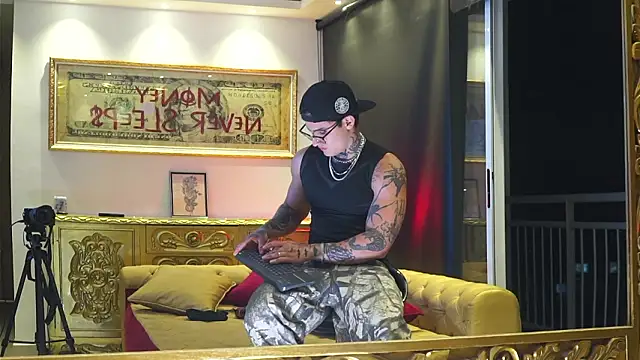 dantecoppolaa  online show from 03/05/26, 11:56