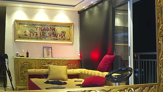 dantecoppolaa  online show from 03/12/26, 12:06