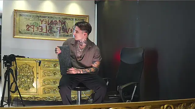 dantecoppolaa  online show from 07/24/26, 05:44