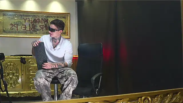 dantecoppolaa  online show from 08/01/26, 11:25