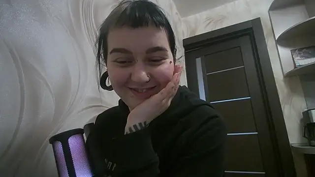 MoorderxDoll online show from 12/23/24, 10:55