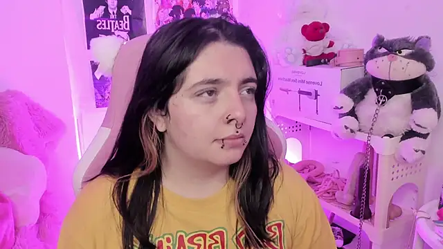 Snapshot of Sachi_Meow chatting on 12/14/25, 11:48 Sachi Meow online show from 12/14/25, 11:48