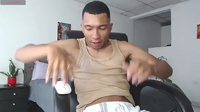 Aaronblack1  online show from 04/18/26, 04:00