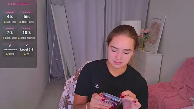 LovelyJessie online show from 04/13/26, 01:49