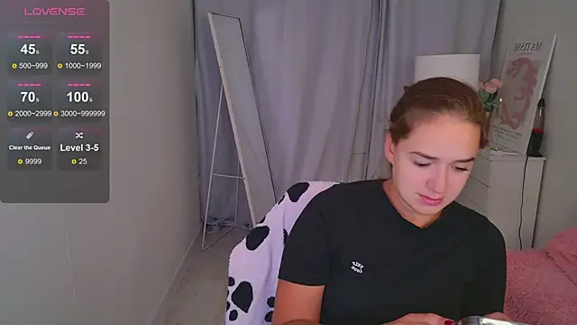 LovelyJessie online show from 04/14/26, 02:12