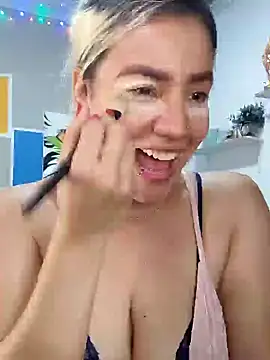 Snapshot of LuCKy_JoK chatting on 12/11/24, 01:17 LuCKy JoK online show from 12/11/24, 01:17