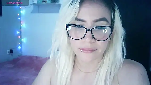 Snapshot of LuCKy_JoK chatting on 12/24/24, 03:37 LuCKy JoK online show from 12/24/24, 03:37