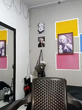 Snapshot of LuCKy_JoK chatting on 02/21/25, 01:44 LuCKy JoK online show from 02/21/25, 01:44