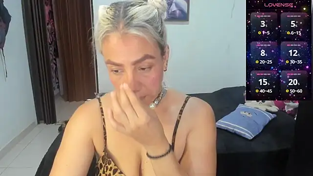 Snapshot of LuCKy_JoK chatting on 09/12/25, 07:36 LuCKy JoK online show from 09/12/25, 07:36