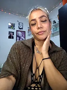 Snapshot of LuCKy_JoK chatting on 10/03/25, 02:36 LuCKy JoK online show from 10/03/25, 02:36