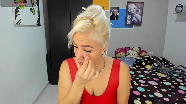 Snapshot of LuCKy_JoK chatting on 10/14/25, 11:22 LuCKy JoK online show from 10/14/25, 11:22