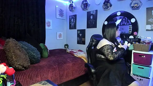 Luise Meyrink online show from 04/07/26, 04:57