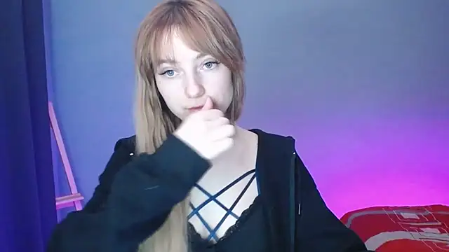 LuciaYoung online show from 01/31/25, 04:27