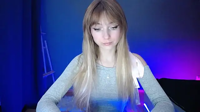 LuciaYoung online show from 03/18/25, 07:31