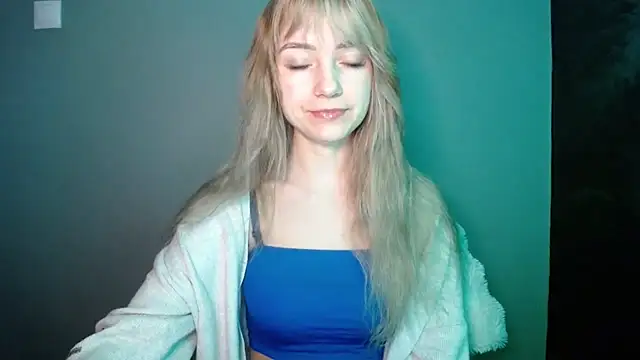 LuciaYoung online show from 01/13/26, 07:46