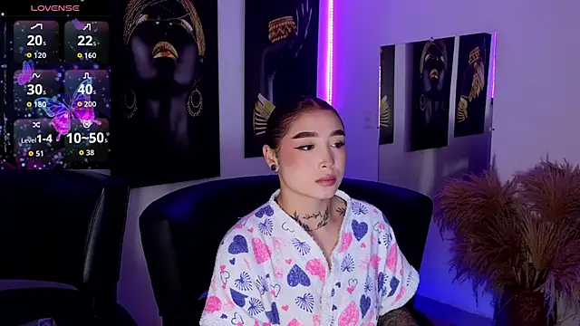  brenna hanson online show from 11/19/25, 07:25