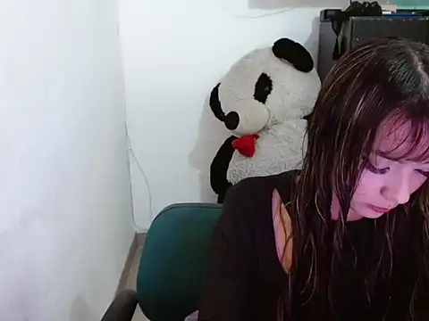  annie rosse online show from 04/15/26, 09:26