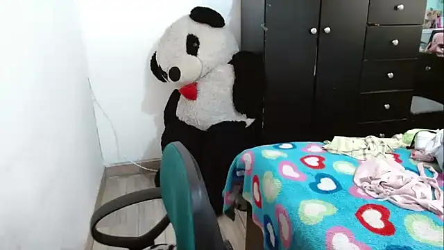  annie rosse online show from 04/17/26, 08:56